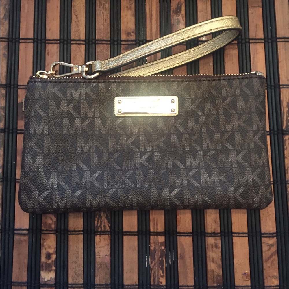 Michael Kors Wristlet